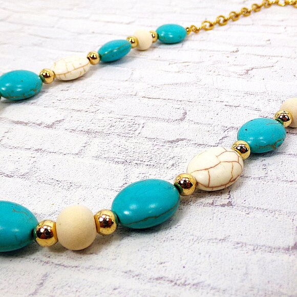 Turquoise and white stone bead necklace mixed with white wood and gold beads - Picture 3 of 12
